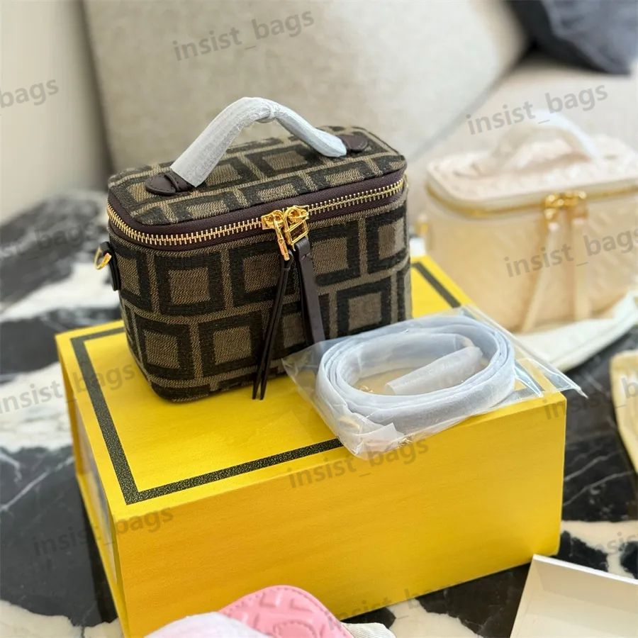 Womens Makeup Bag Lunch Box Mini Canvas Cosmetic Bags Designer Crossbody Bags Luxurys Leather Shoulder Bags Designers Woman Handbags Crossbody Purse BQD2509181