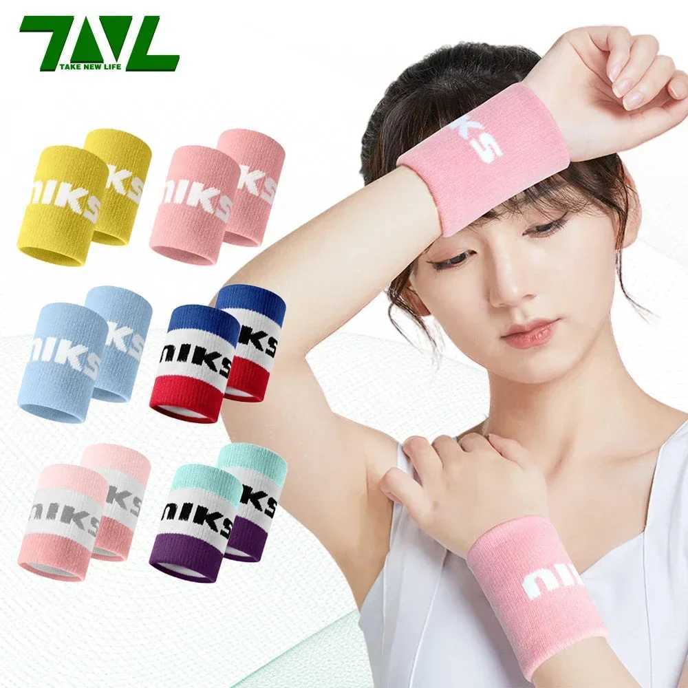 1 PC Premium Elastic SweatWicking Gym Wristbands for Fitness Workouts Sports Running Crossfit Breathable Gym Accessories J251211