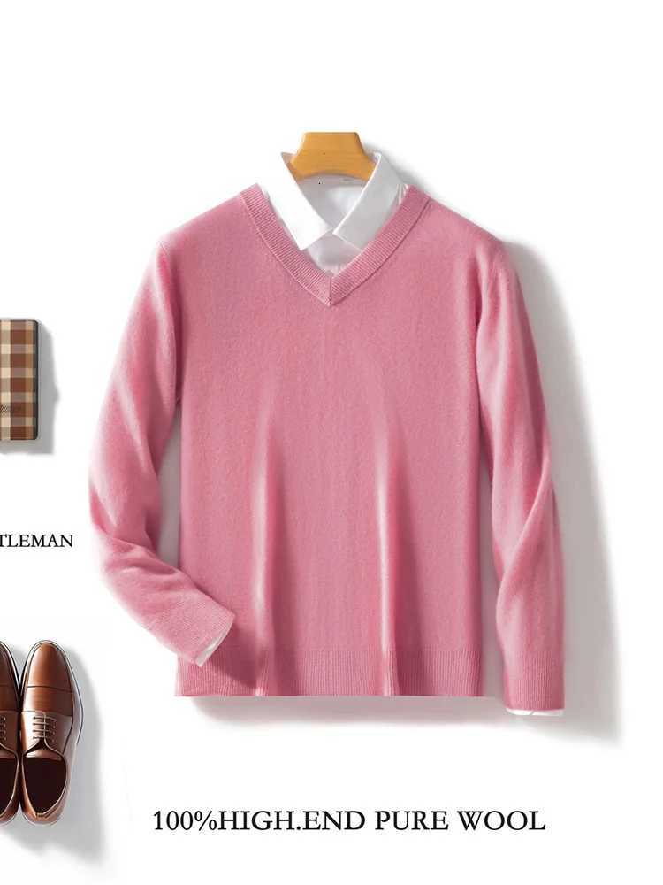 New mens Vneck cashmere sweater in autumn and winter loose and thick knitted bottoming shirt business casual sweaterZ250918