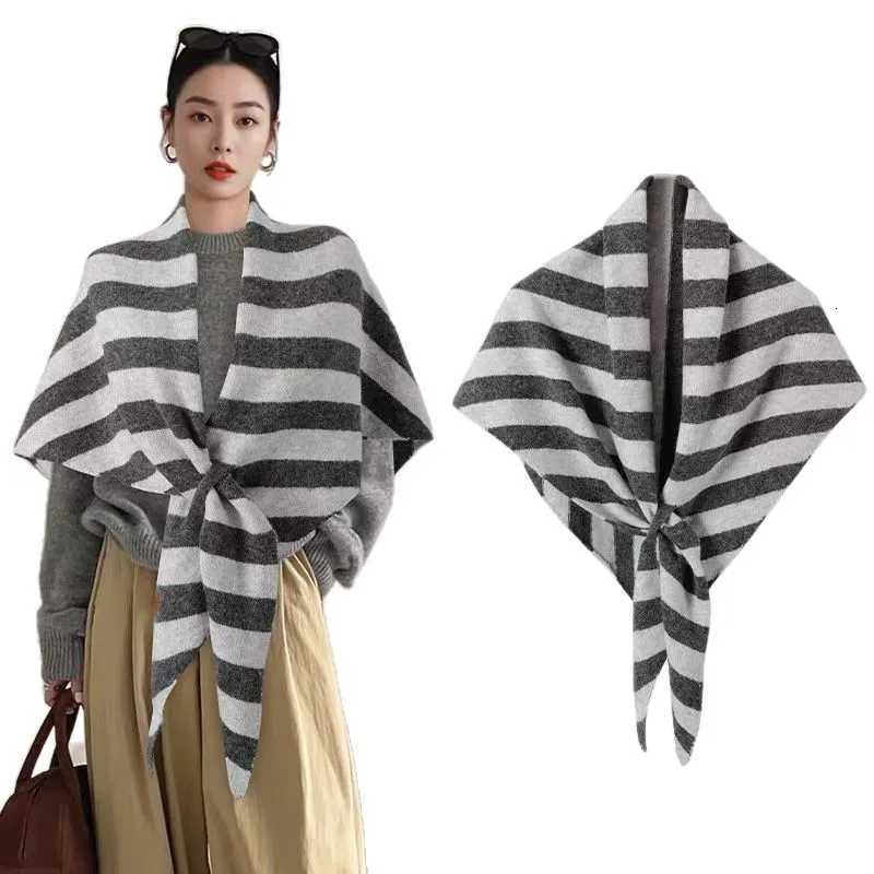 New Fahion Design Wen Scarf Autumn Winter Wool Blend Triangle Muffler La Shl Korean Style Striped Thick Warm Wr Fem Y250918