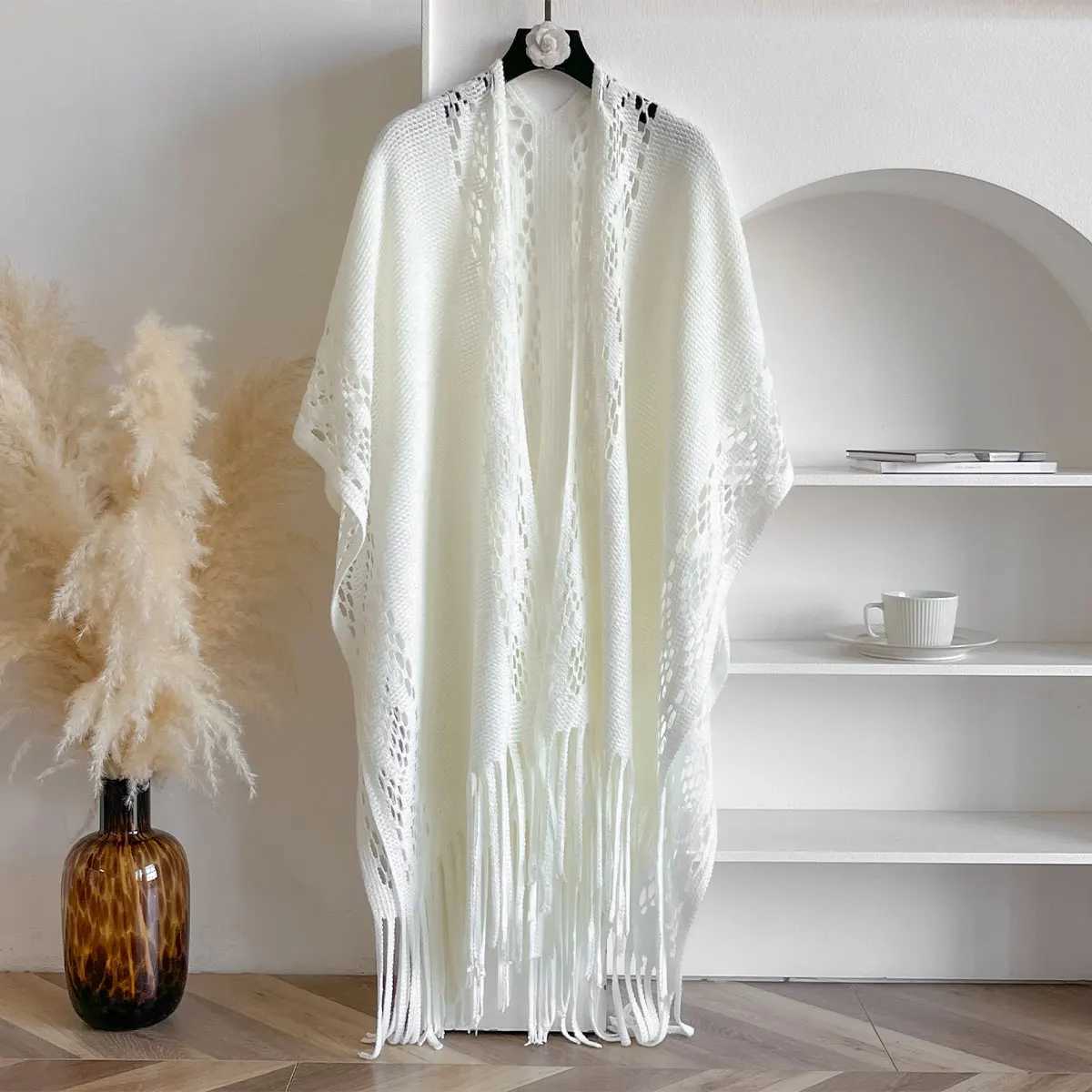 2025 Latest Europe and Beach Cardigan Shl Swimsuit Scarf Hollowedout Knitwear Holiday Bikini Sunscreen Shirt Y250918