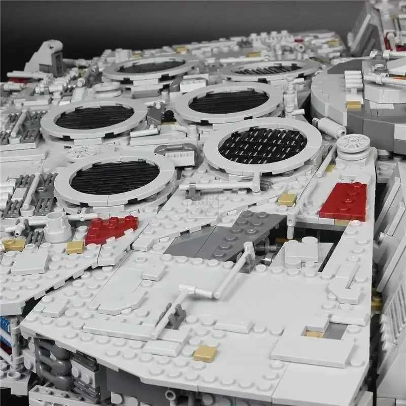 With Stand Millennium Ship Falcon Building Blocks Kits Compatible With 05132 Star Bricks Christmas Birthday Gifts 75192Z250918