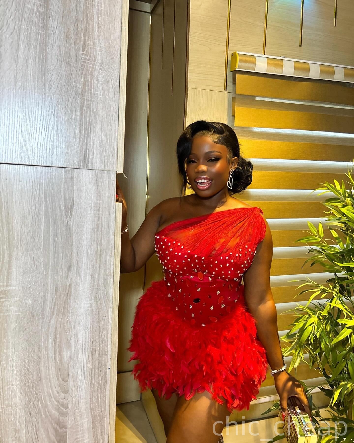 Chic Red Sheath Cocktail Dress One Shoulder Beaded Cystals Feather Short Mini Graduation Homecoming Dresses For Special Occasions Sweetheart Gowns