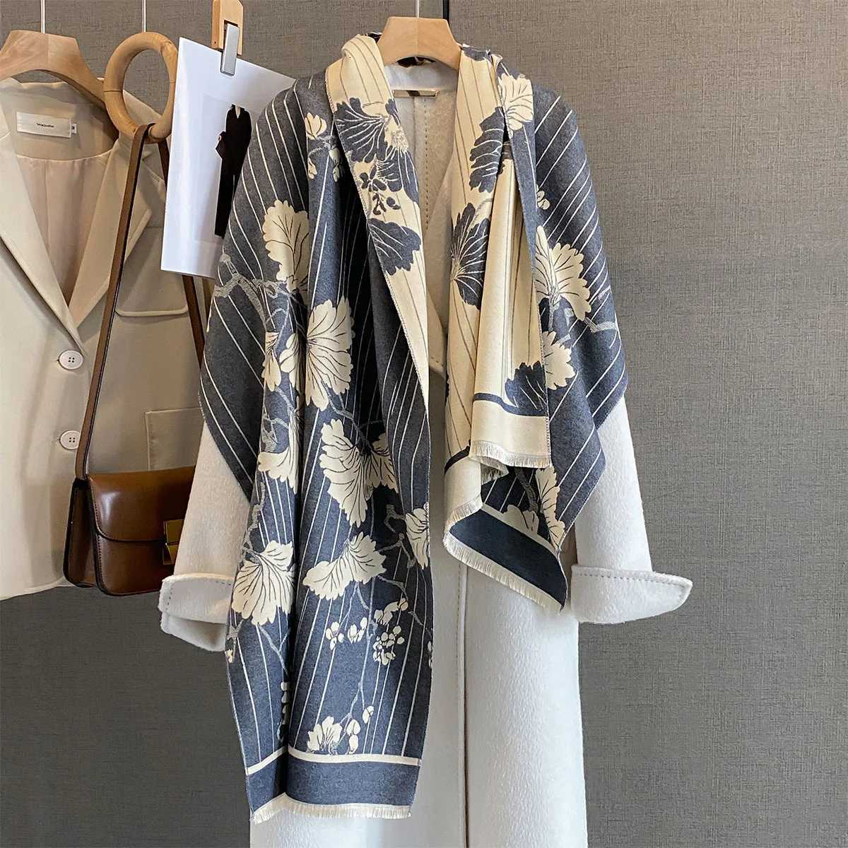 Wen Autumn Winter Thick Warm Blanket Luxury Retro Fashion Striped Scarf La Cashmere Scarves Bufanda Poncho Echarpe Y250918