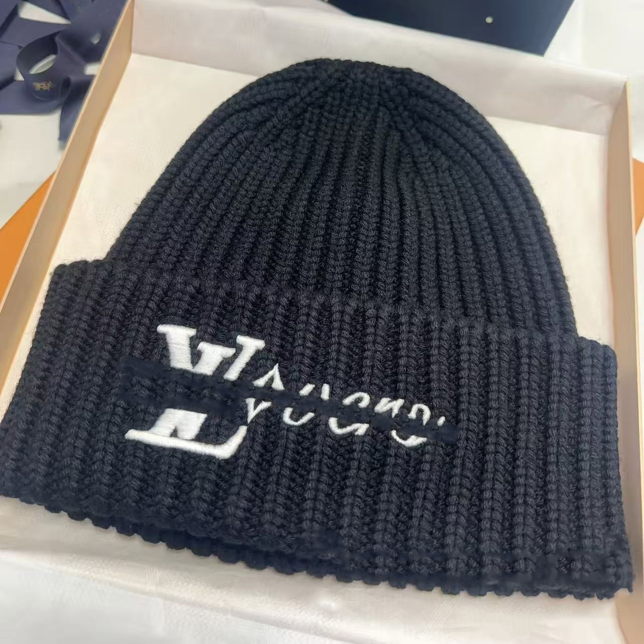 Designer Bean Hat Women Woolen Hat Fisherman Hat Luxury Classic Fashion Winter Wool Warm Belt Box Gift VVX