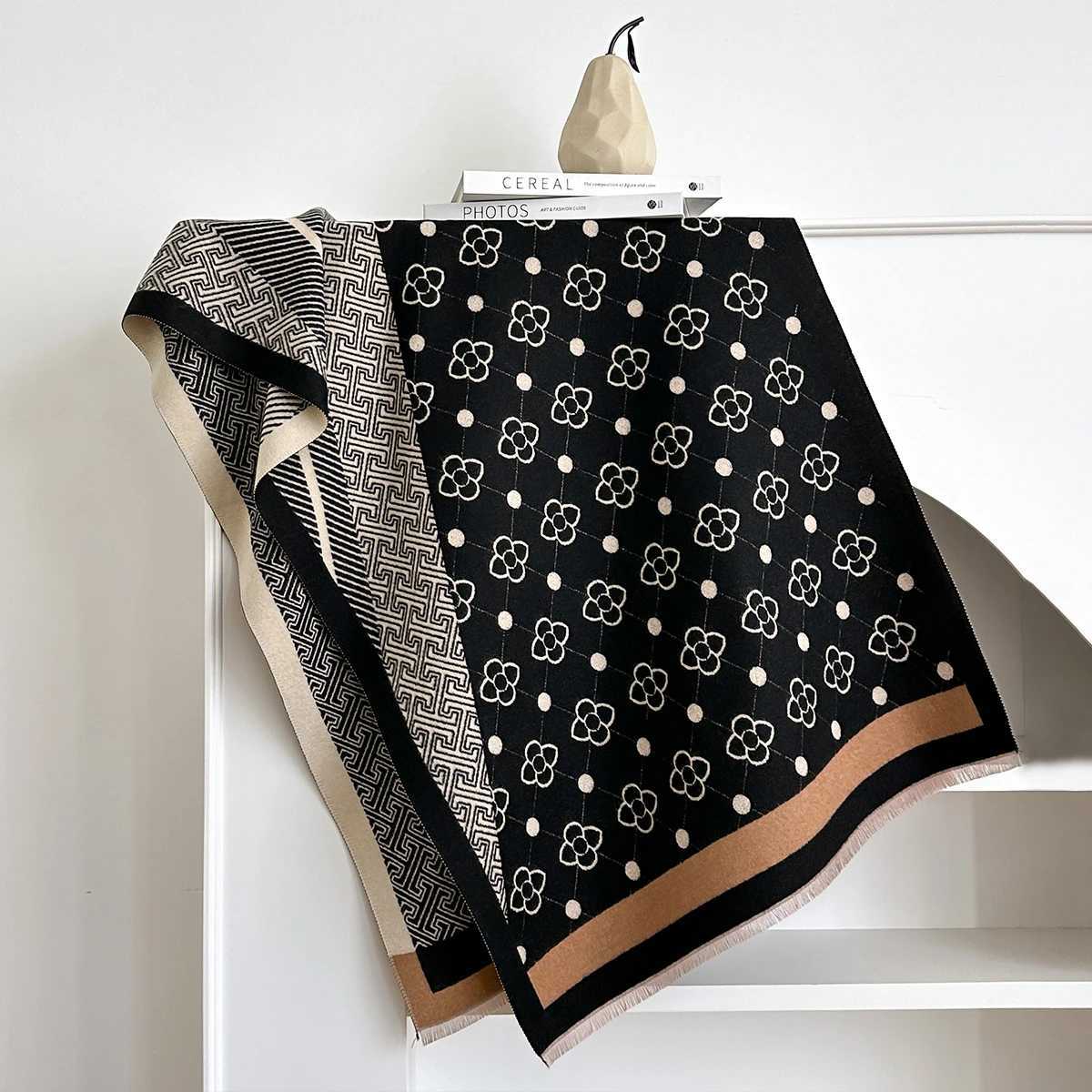 New Brand Elegance TwoSided Print Scarf Soft Warm Fringe Shl Autumn and Winter Outdoor Coldproof Windproof Blanket Y250918