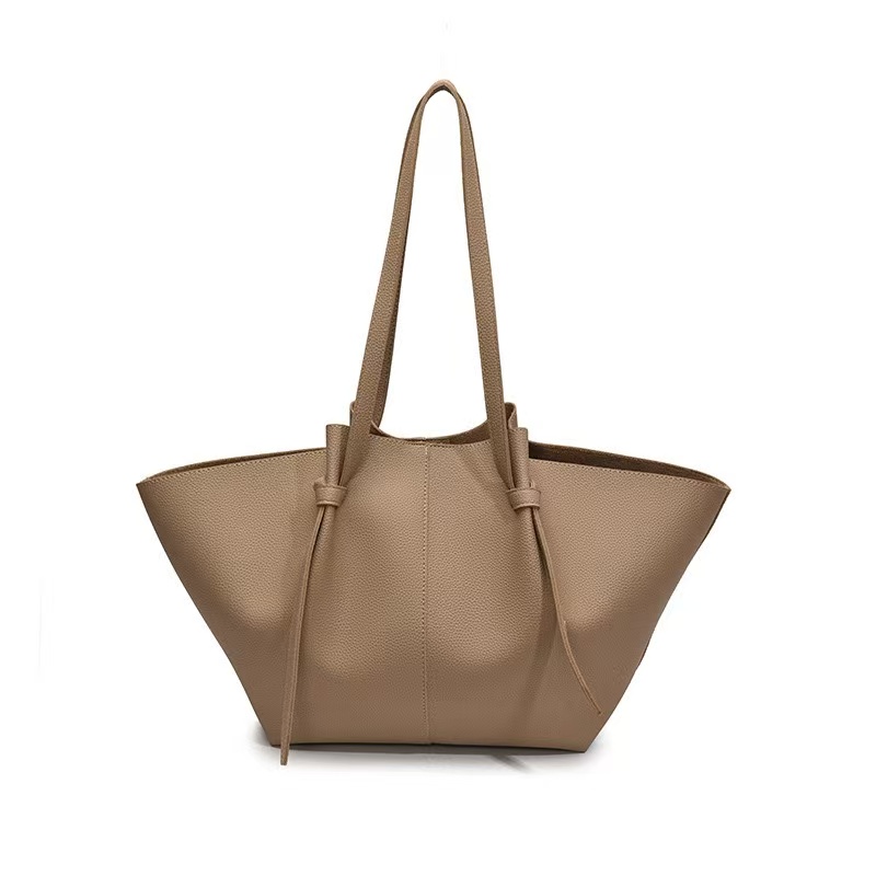 Small niche design large capacity pleated tote bag 2025 trend versatile cross-border hand-held wing bag armpit women's bag