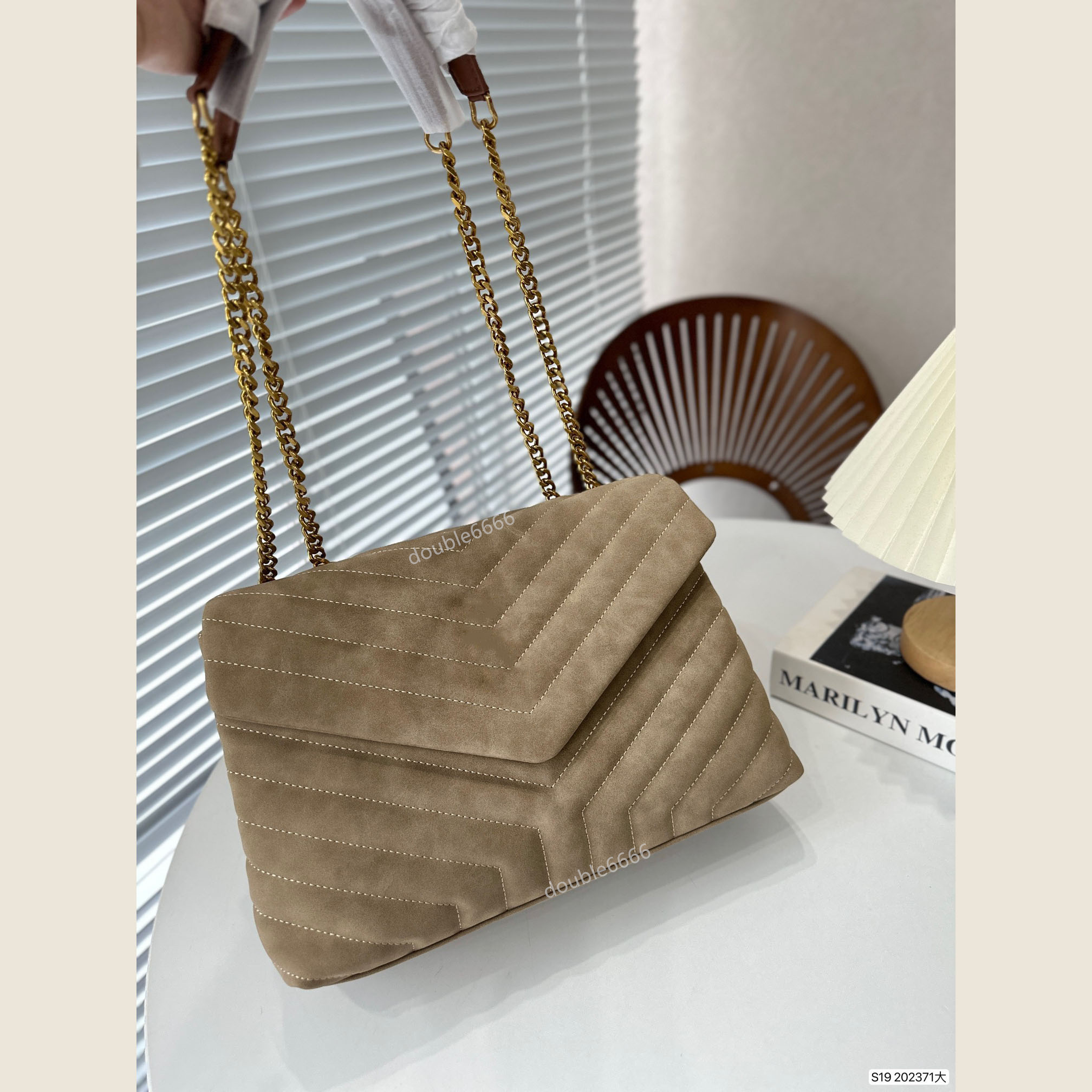 Luxury Women Suede Messenger Bags, Designer Fashion Chain Shoulder Bag Outdoor Travel Work Bag Mobile Phone Bag crossbody handbag Retro lady bag commuter bag
