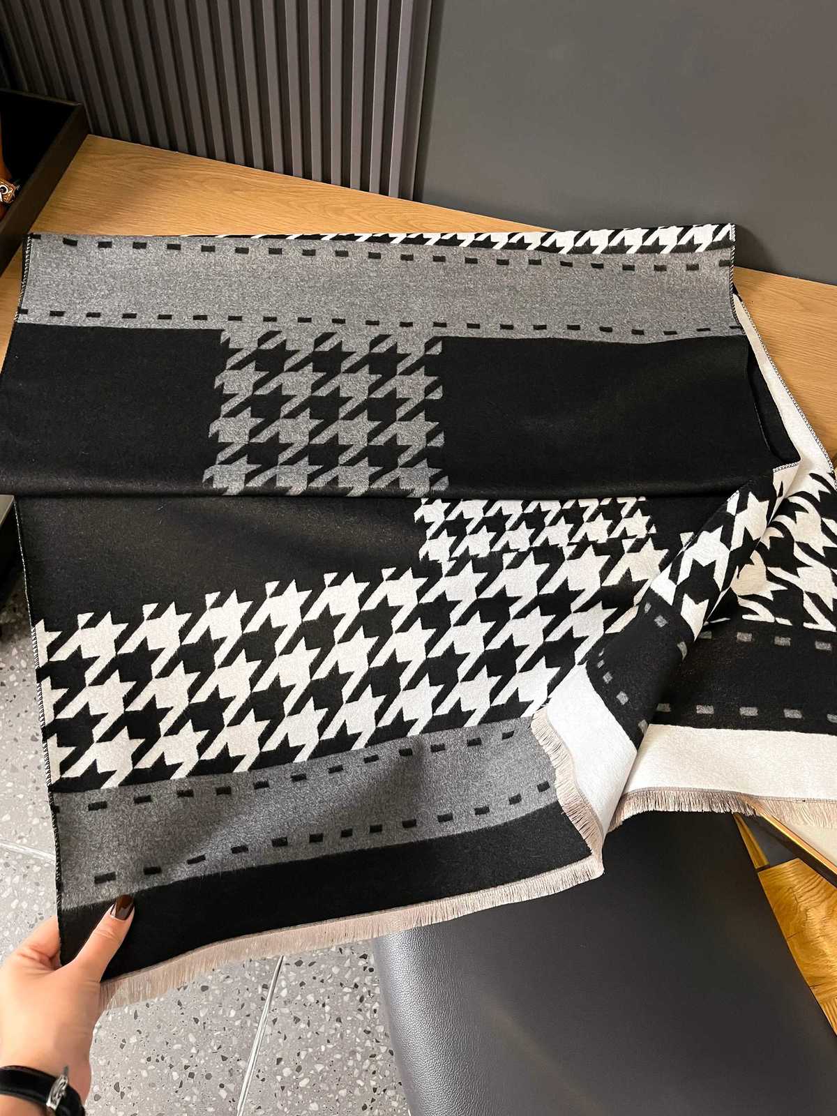 Luxury Cashmere Sacarf For Wen Houndstooth Thick Winter Blanket With Tassel Large Shl And Wr Bufanda Warm Mantilla Y250918