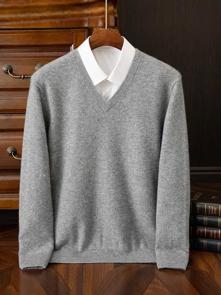 Fashion Mens 100 Cashmere Pullover Sweater Vneck Long Sleeve Thick Pullover Autumn Winter Smart Casual Cashmere Knit ClothingZ250918
