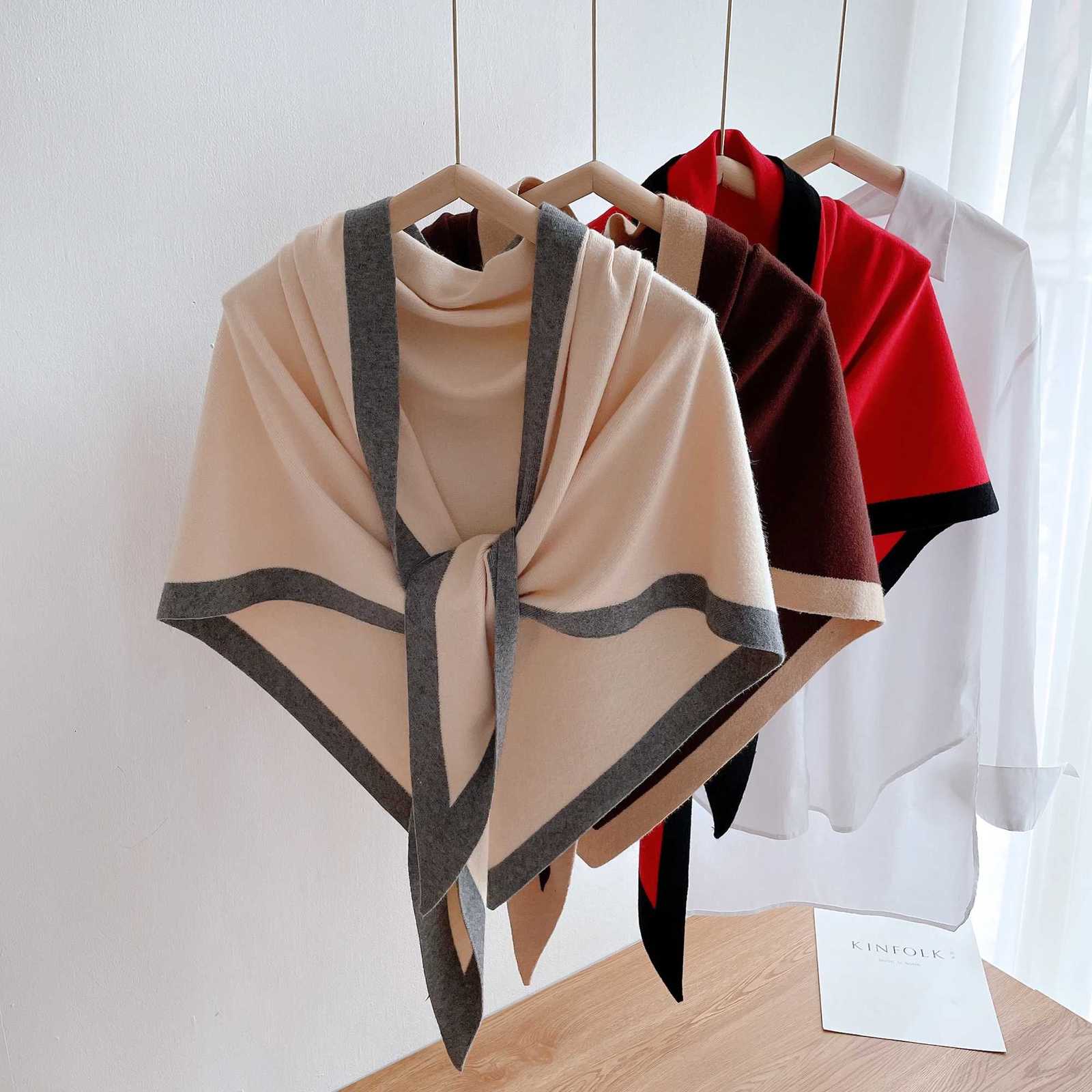 Autumn and Winter Fashion New Wens Neck Wr Wool Blended Triangar Shl Fem Thicke With Knitted Warm Shoder Y250918