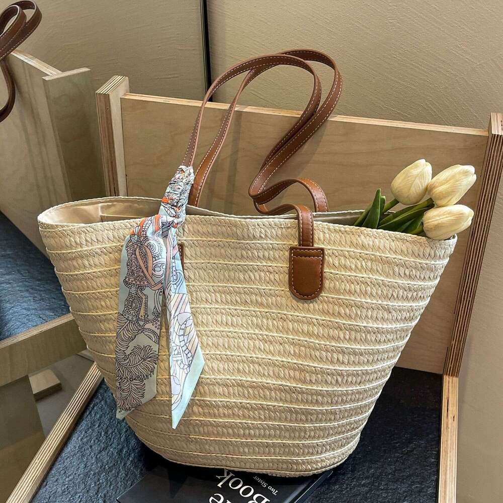 Straw Woven Bag For Women Large Capacity 2025 New Vacation Beach Straw Bag Woven Commuter Bucket Tote Bag Designer Bag Bag Tote Bag