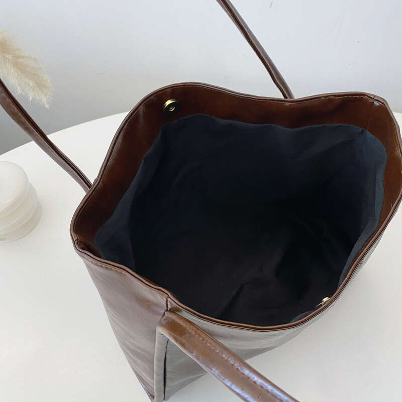 Best Selling Designer Bag Shoulder Designer Chain Vintage Patent Leather Bury Womens Handbag Hobo Fashion Underarm Armpit Css Body Bag Clutch Evening 
