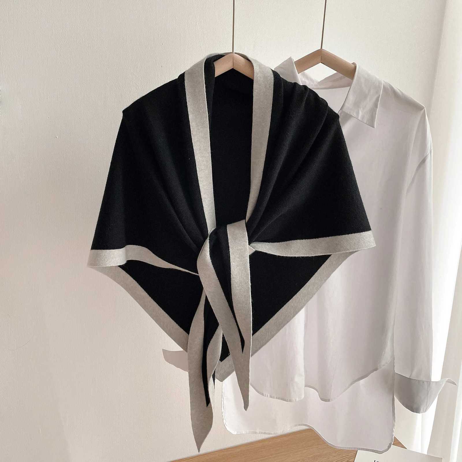 Autumn and Winter Fashion New Wens Neck Wr Wool Blended Triangar Shl Fem Thicke With Knitted Warm Shoder Y250918