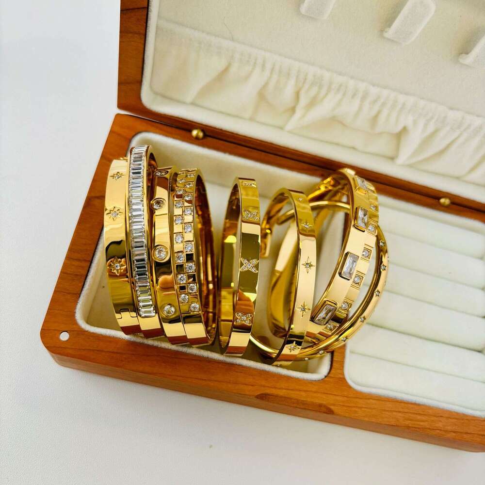 Hot Selling High-Quality CNC Inlaid Zircon Gold Steel Color Bracelet Waterproof Non-Fading ddmypluto