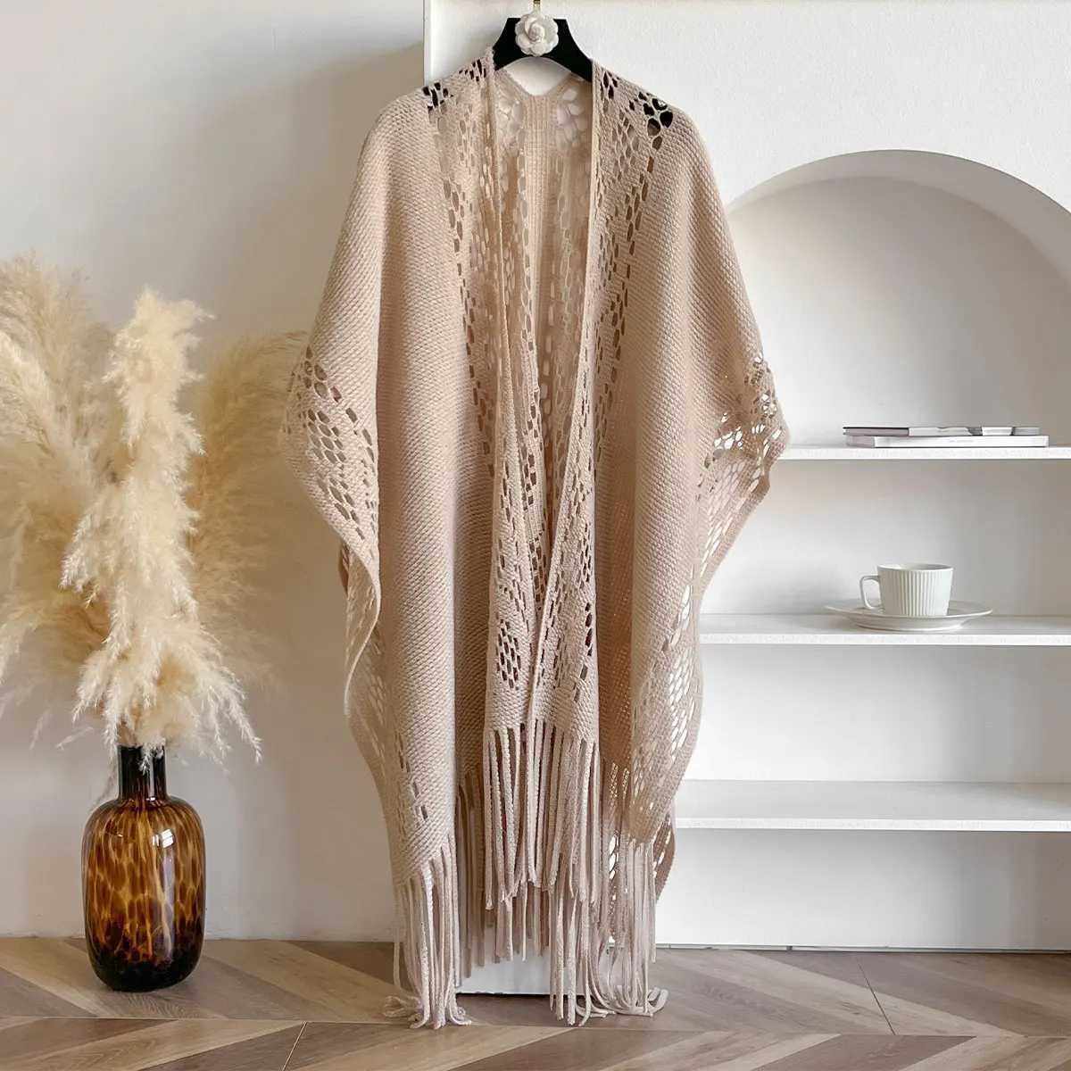 2025 Latest Europe and Beach Cardigan Shl Swimsuit Scarf Hollowedout Knitwear Holiday Bikini Sunscreen Shirt Y250918