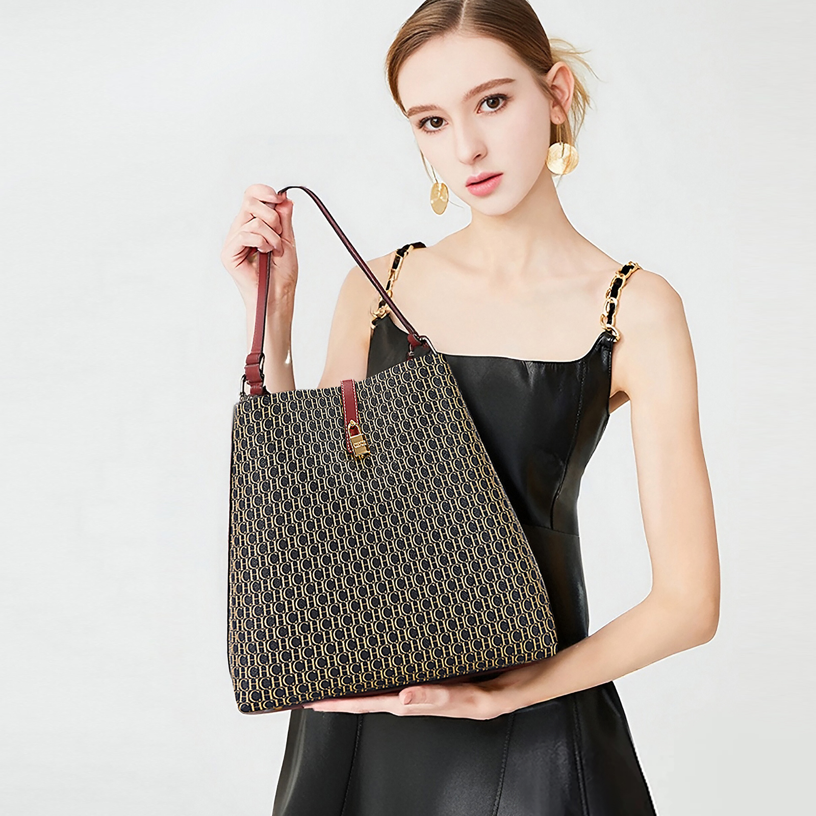 CHCH Vintage-Inspired Large Capacity Women's Tote Bag - Classic PVC Letter Print Design, Spacious Travel Shopping Bag