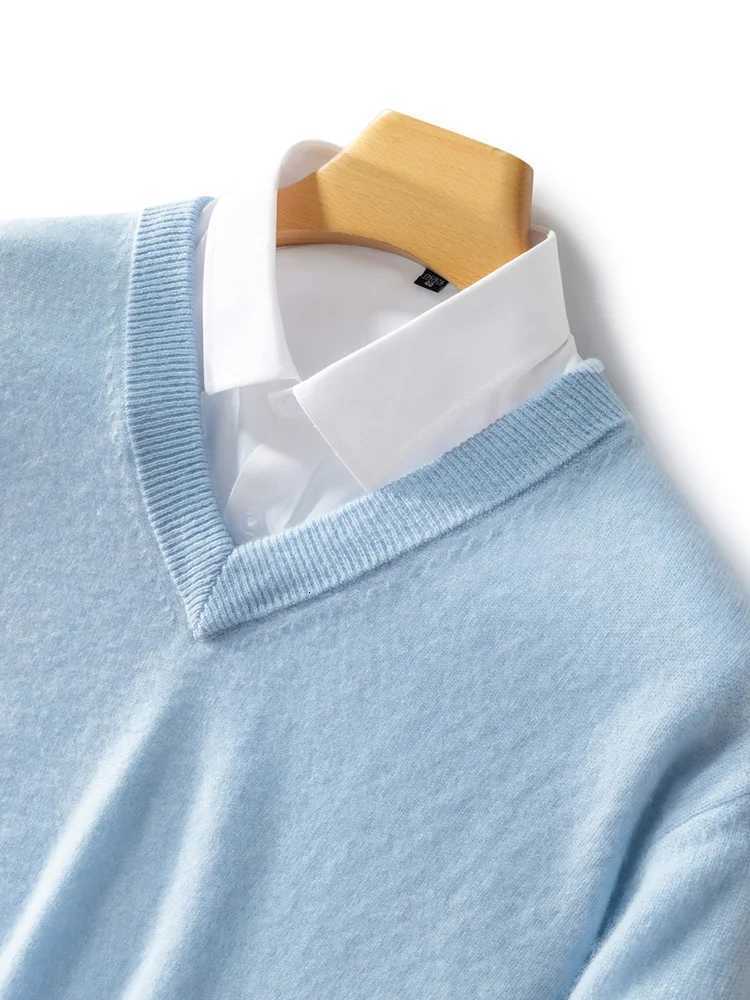 New mens Vneck cashmere sweater in autumn and winter loose and thick knitted bottoming shirt business casual sweaterZ250918
