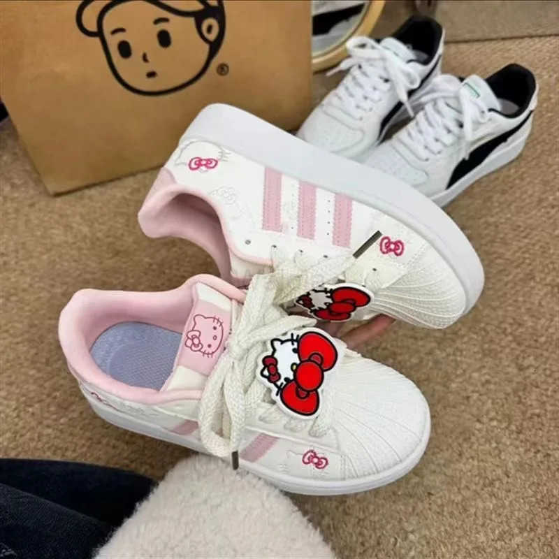 Sanrio Y2K Hello Kitty Springautumn Girls Cute Pink Sneakers Female Harajuku Soft Girl Skateboard Shoes Casual Vulcanized Shoes Women L250910