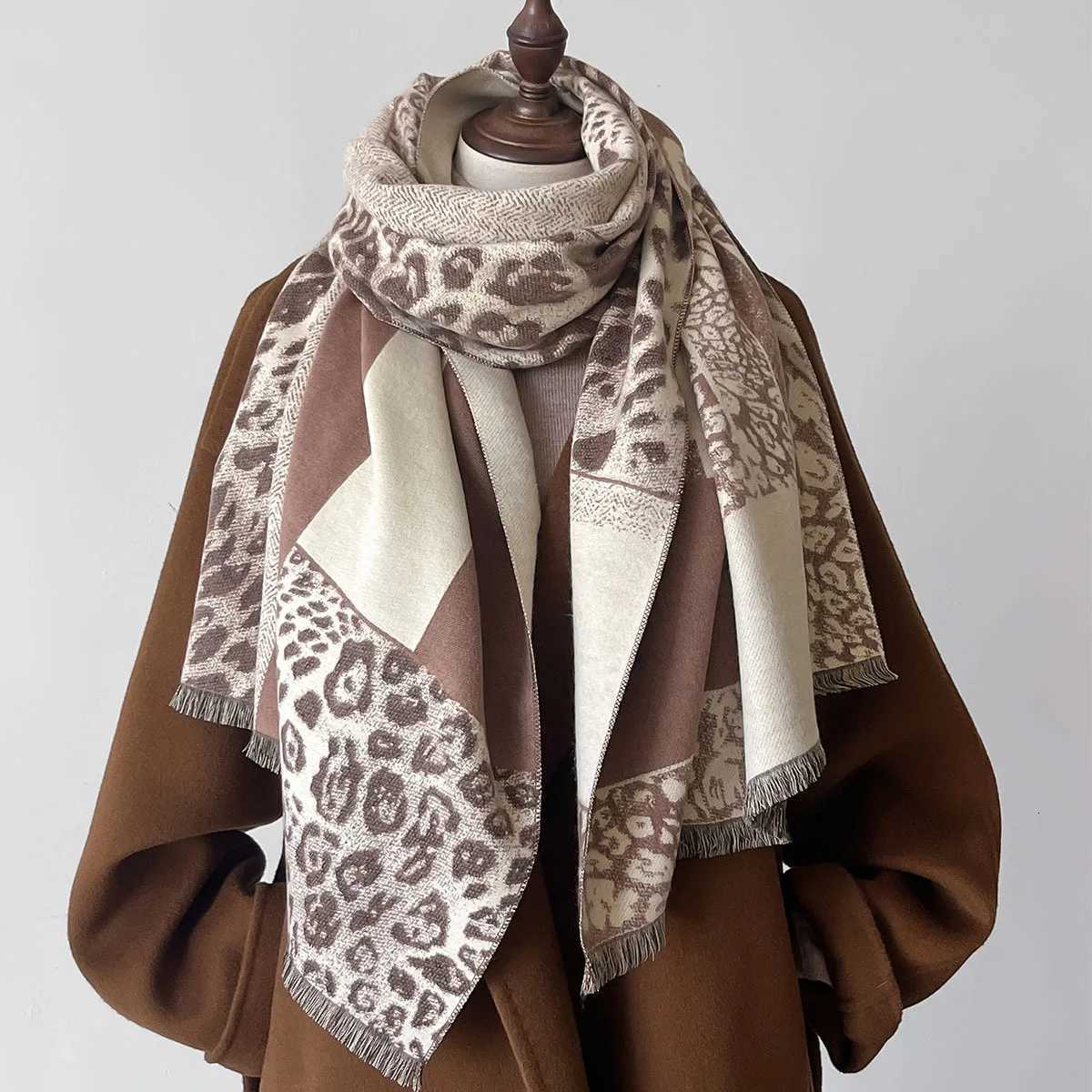 Fashion Leopard Print Scarf Fringes Shl Wan Autumn Winter Warm Muffler Cashmere Like Neckerchief Bandelet Scarves Y250918