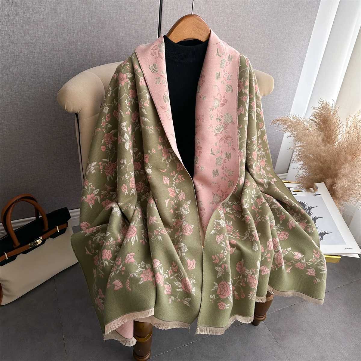 2025 New ral Shl La Wr Warm Winter Scarves Autumn Design Print Fem Foard Beach Stoles Luxury Scarf Y250918