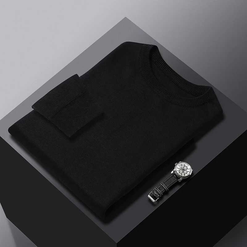 2024 New Mens Pullovers Solid Color Spring Autumn Regular Sweater Men Simple Style Oneck Male Clothing Casual Underwear TopZ250918