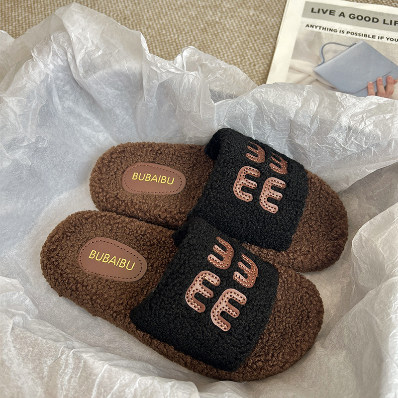 Hot new free shipping designer slippers for womens Plush Slippers black white brown New Home Indoor and Outdoor Thick Bottom Plush Slippers