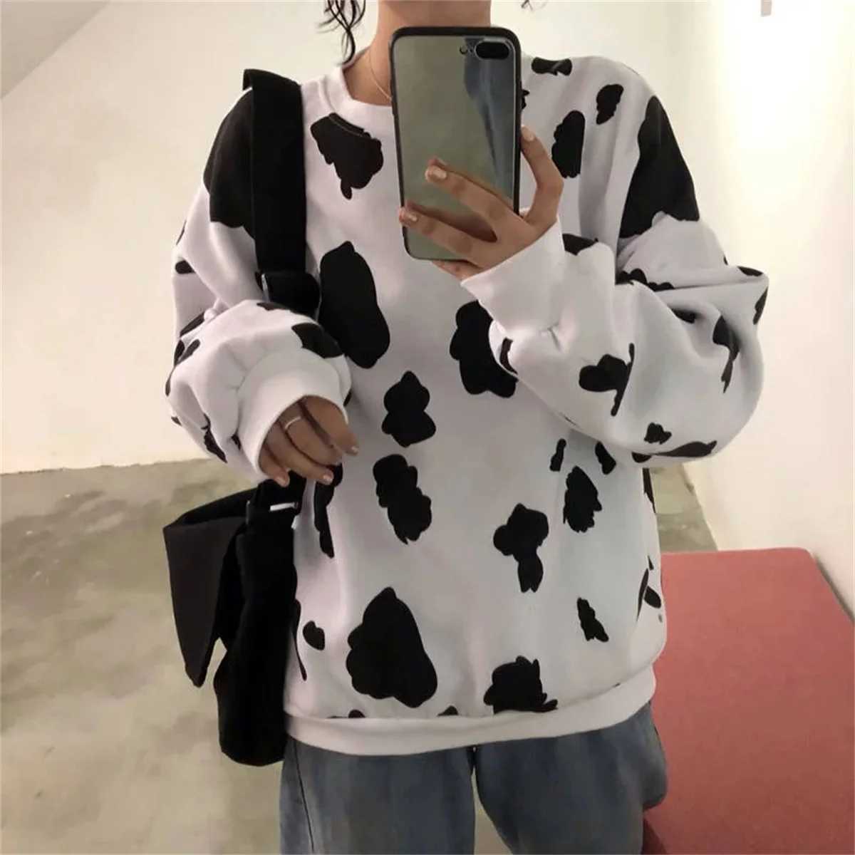 Autumn Cow Milk Printed Girls Black and White Pullover Charm Women Sweatshirt Fashion Loose Hoodie Sweatshirts Hoodie FemalesZ250918
