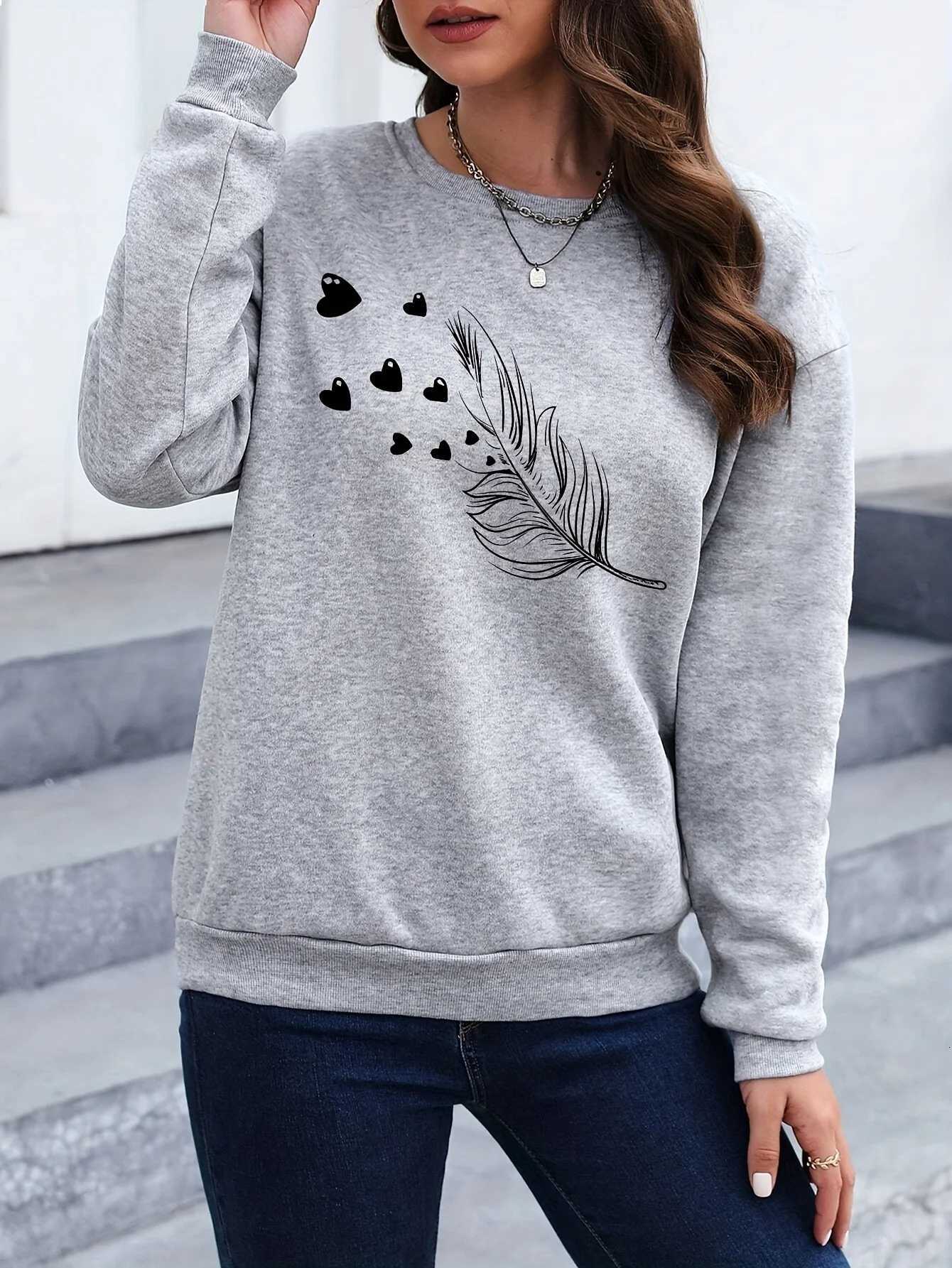 2025 Simple Heart Sweatshirt Casual Long Sleeve Women Autumn and Winter Comfortable Pullover Crewneck Loose Female ClothesZ250918