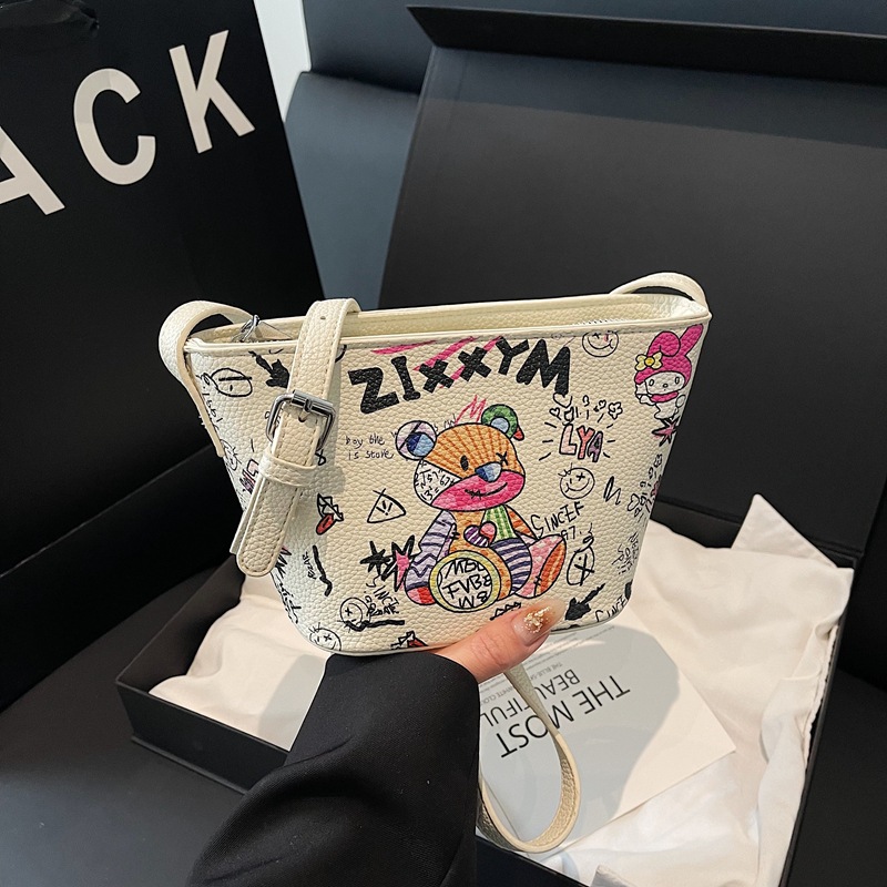 Designer bag hot free shipping Cartoon Bear Printed Underarm Bag New Trendy Fashion Casual Shoulder Bag for woman