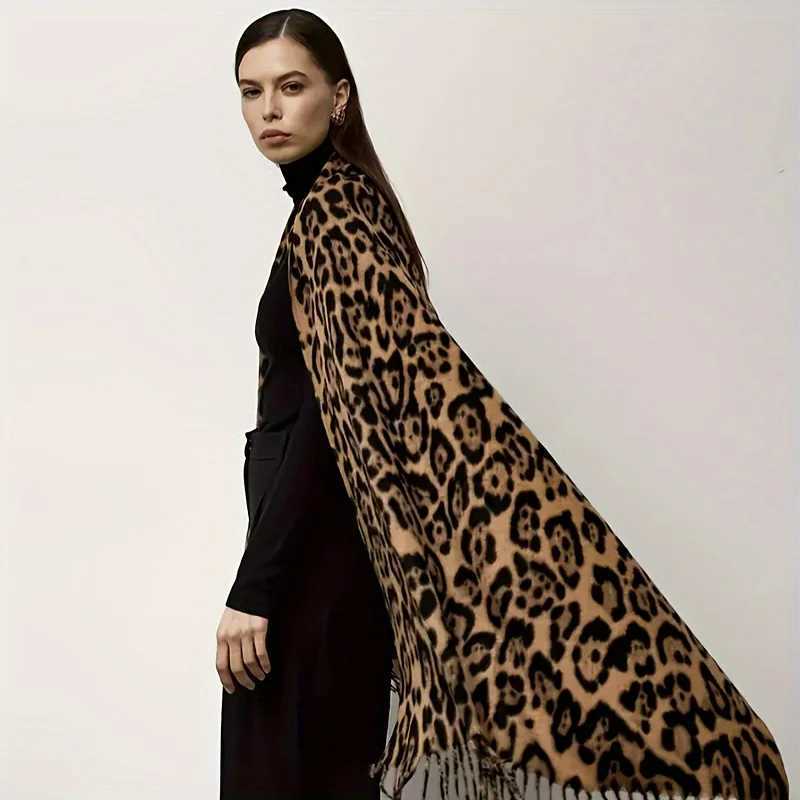 Leopard Printed Cashmere Shl Scarf For Wman Warm Tassel Shls Fashion Long Wrs Thicken Scarves Fem Wrs Y250918
