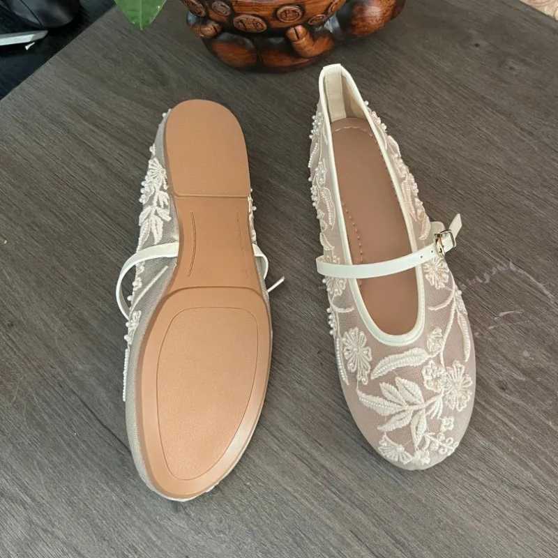 2025 Summer Women Mary Jane Shoes Brand Designer New Embroidered Mesh Elegant Belt Buckle Strap White Ladies Ballet Flats W250918