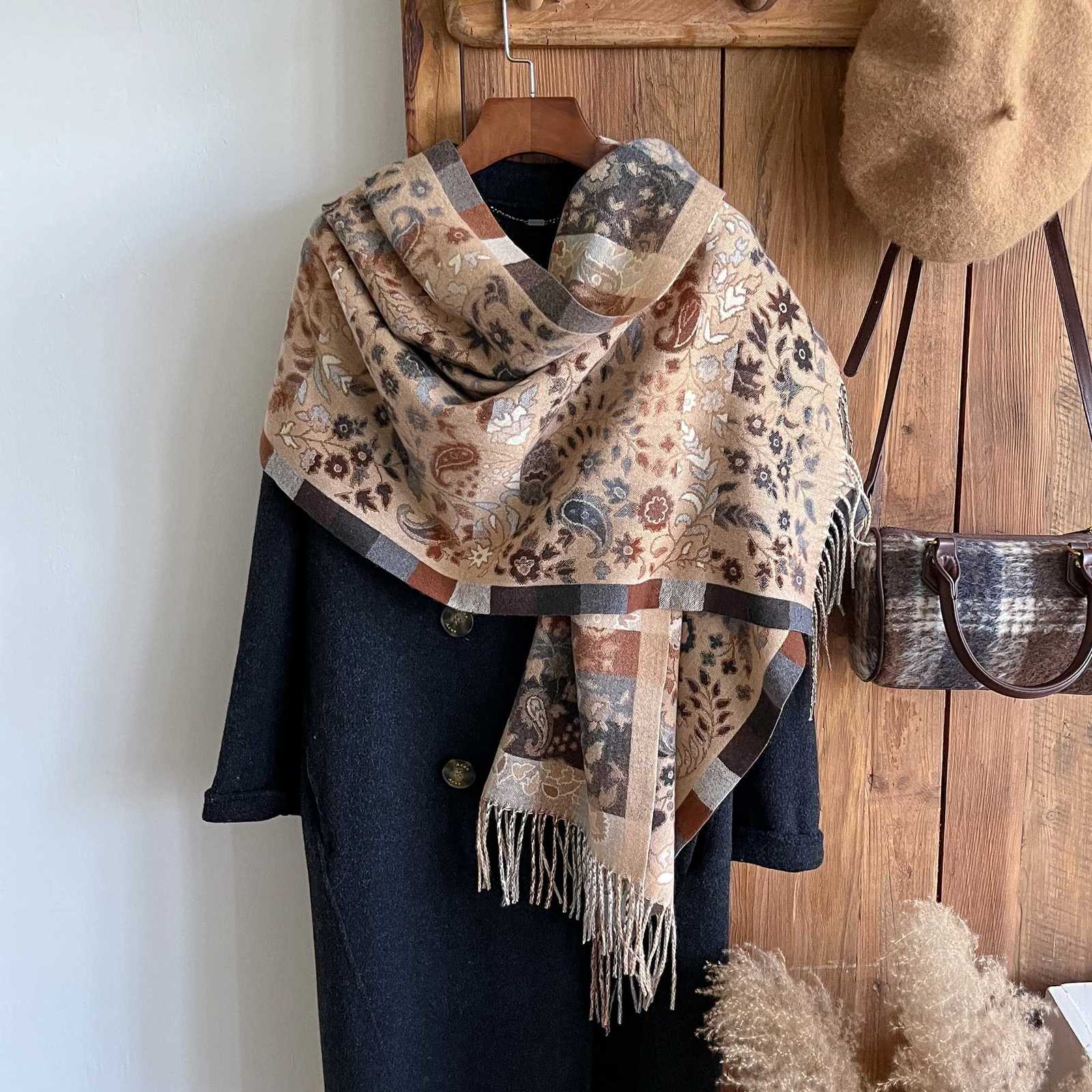 Wen Winter Fashionable Tassel Shl Thicke Imitation Cashmere Scarves Ethnic Style Warm Blanket Ce scarf Scarf Y250918