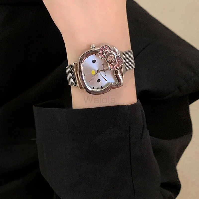 Sanrio Hello Kitty Diamond Watch Cat Bow Kawaii Pink Ladies Gold Sliver Metal Jewelry Cartoon Magnetic Watch Girlfriend Birthday L250918