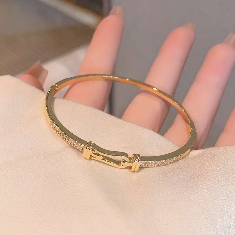 U-shaped Horseshoe Buckle Fashion Jewelry High Color Retention Personalized Design Elegant Bracelet ddmypluto