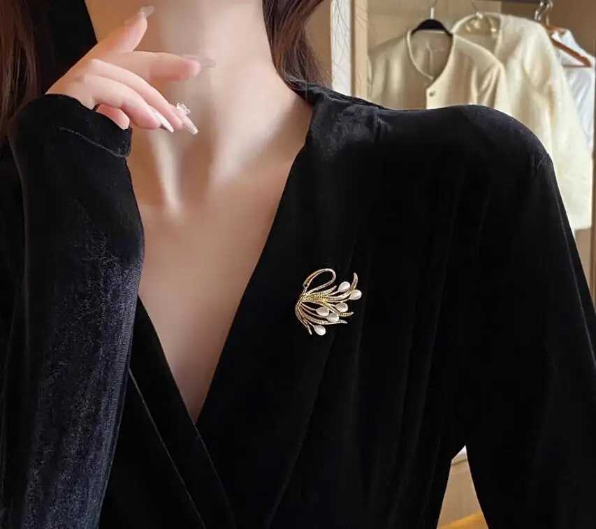New Luxury Opal Swan Brooch Personality Exquisite Animal Pins Highgrade Coat Corsage Accessories D250918