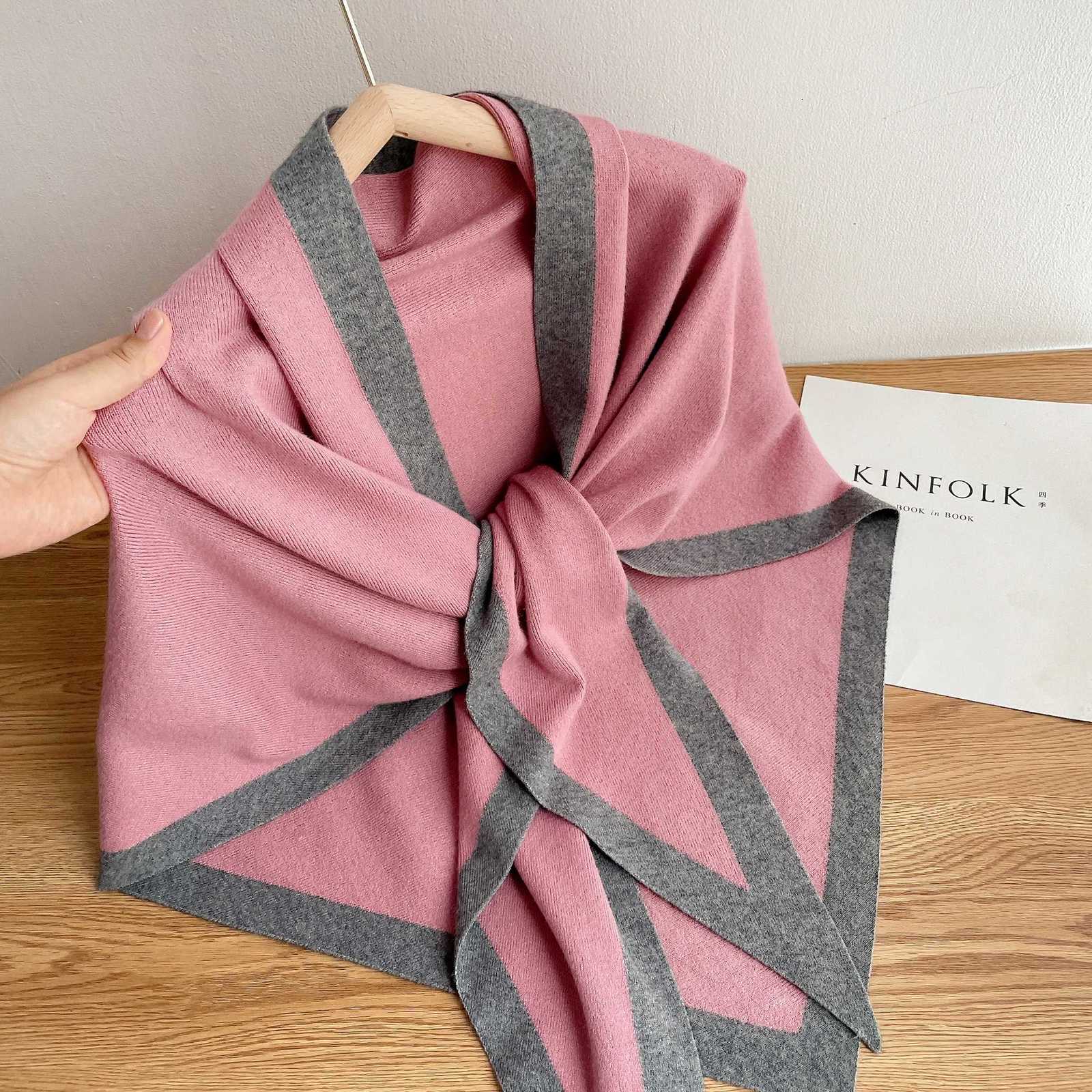 Autumn and Winter Fashion New Wens Neck Wr Wool Blended Triangar Shl Fem Thicke With Knitted Warm Shoder Y250918