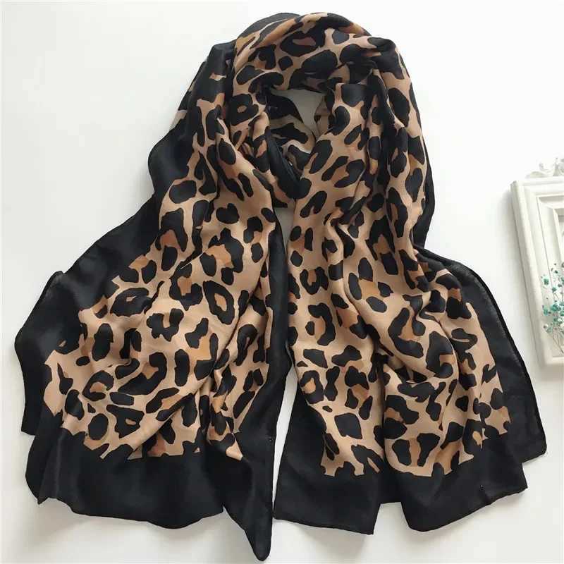 Fashion Design Sexy Leopard Dot Tassel Viscose Shl Scarf High Quty Neckerchief Autumn Winter Foards Muslim Hijab Sjaal Y250918