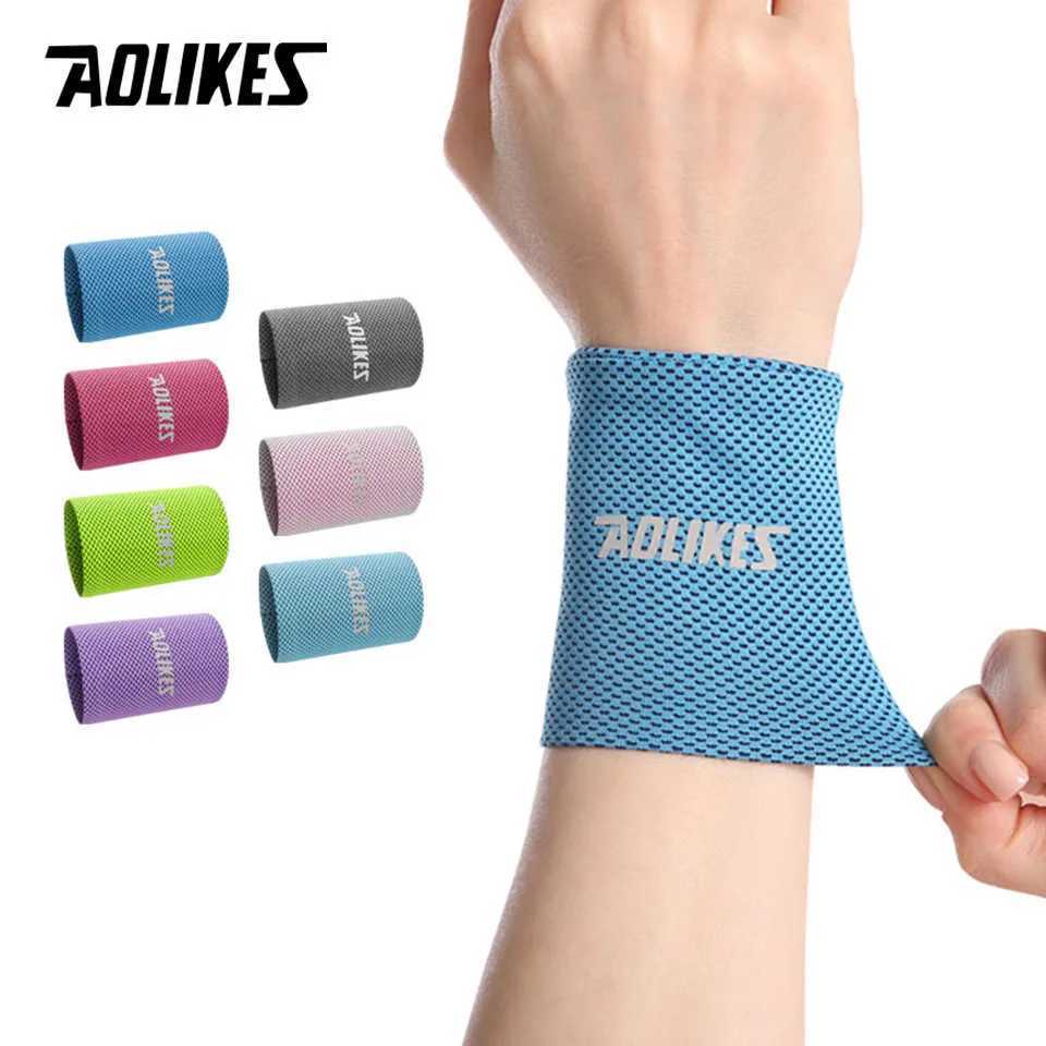 AOLIKES Sport Wristband Support Ice Feeling Wristband Men And Women Wristband Weightlifting Volleyball Cycling Sports Safety J251211