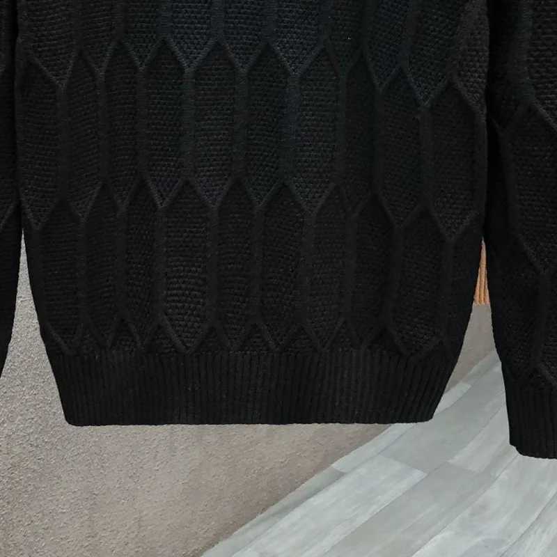 Mens Round Neck New Autumn and Winter Fashion Versatile Casual Sweater Solid Color Base Knit Sweater Loose Warm TopZ250918