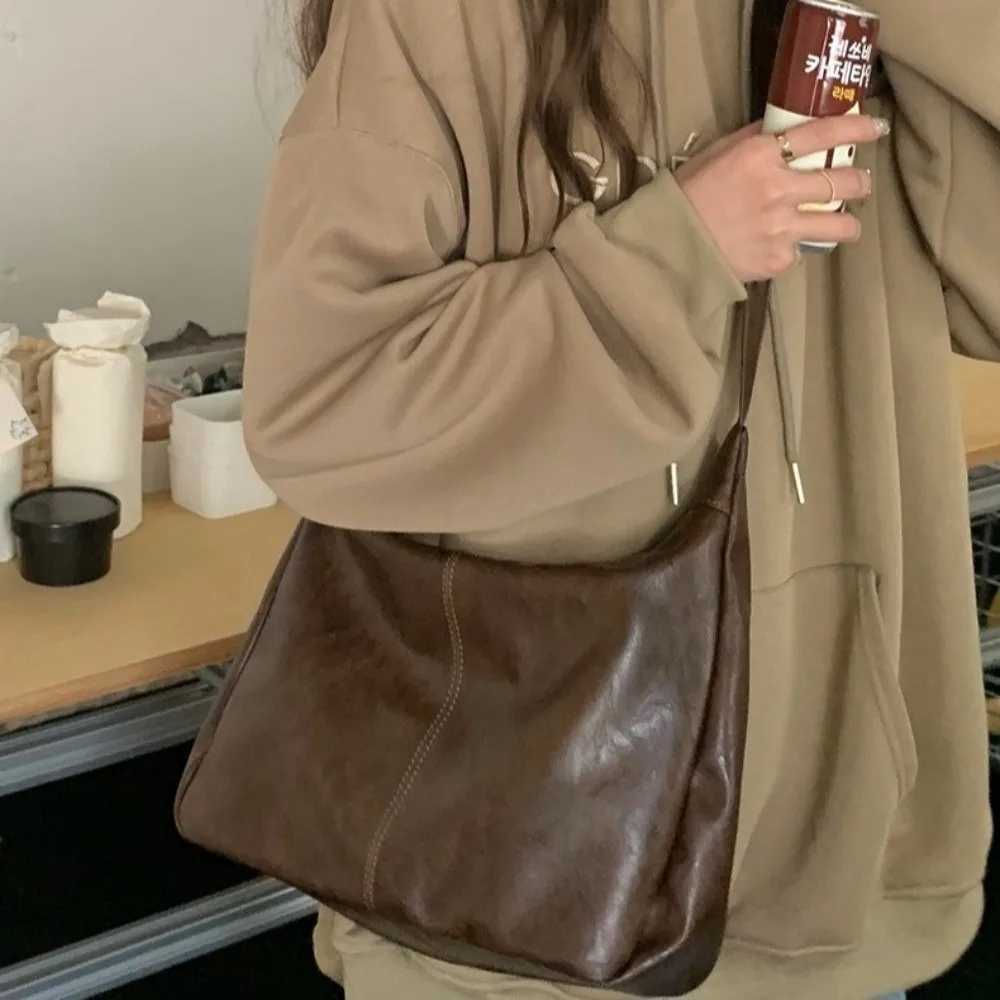 Fashion Square Boston Crossbody Bag Y2k Hobo Leather Shoulder Bag Large Capacity Solid Color Women Handbag WorkXJ250918