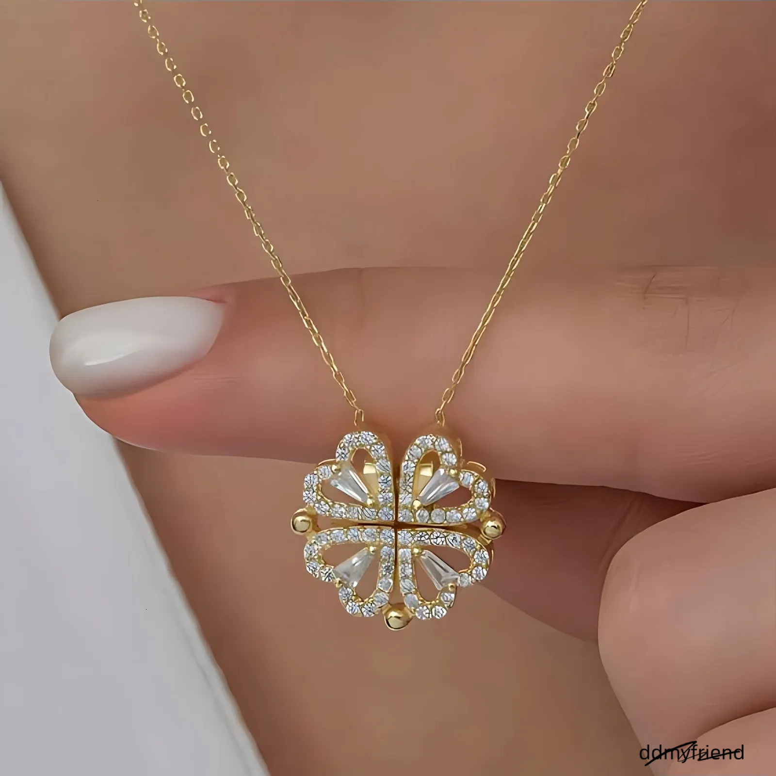 Fashion Double Wear Magnet Four Heart Flower Pendant Necklace For Women Sweet Sexy Female Stainless Steel Neck Chain Jewelry250711 ddmyfriend