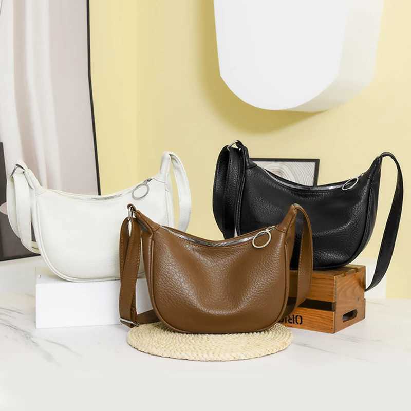 Small Group Crescent Armpit Bag For Ladies Fashionable Lychee Pattern Shoulder Bag Solid Color Crossbody Bag Texture Dumpling Z250915