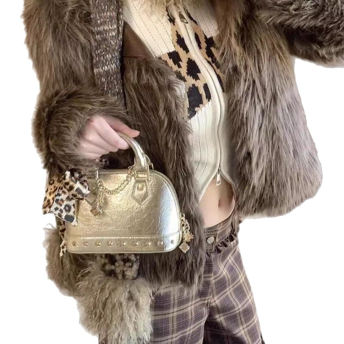 spice girls European and American style rivet shell bag new rivet clutch commuter light luxury shoulder width bag designer handbag