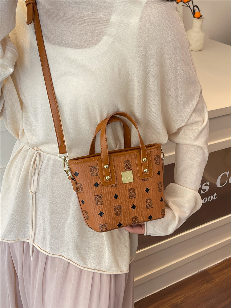 Hot Free shipping designer bags for womens shoulder bags pink black brown white khaki Fashionable Versatile European American Shoulder Crossbody Bag