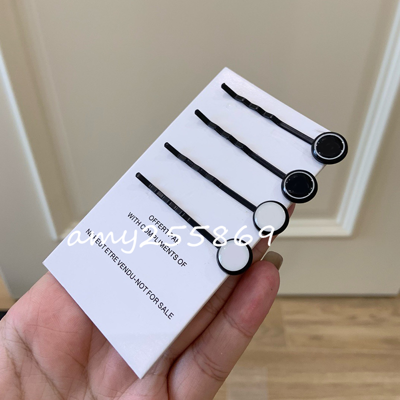 Party gift 4 hair clips one set classic hairpins fashion black and white bobby pin with gift cards
