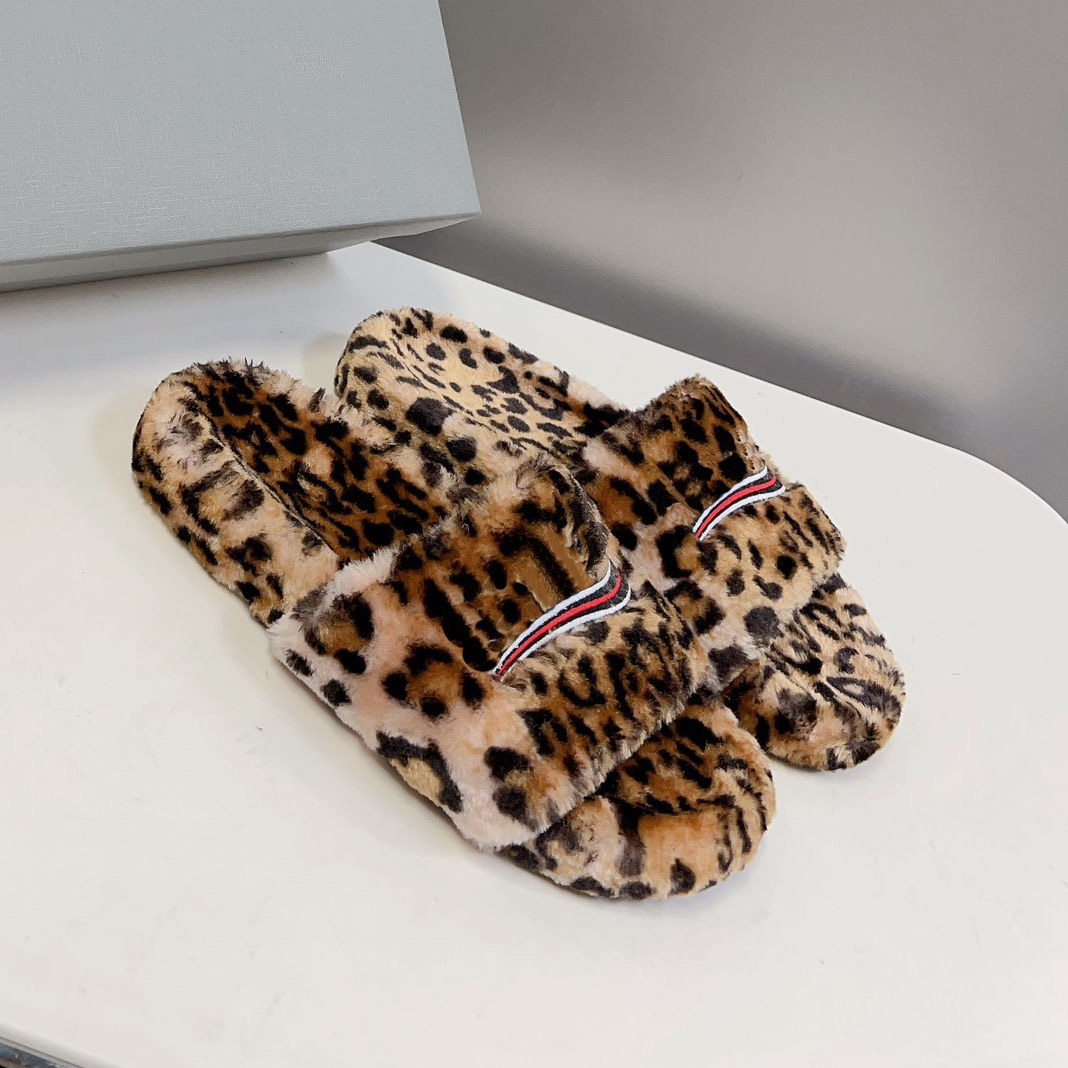 2025 Designer Slides Men Women Slippers Ladies Wool Winter Fur Fluffy Furry Warm Letters Sandals Comfortable Fuzzy Girl Flip Slipper Size 35-45