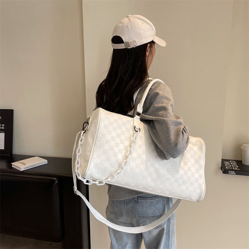 Simple Stylish Large Capacity Women's Fitness Bag luxury Versatile Women's Shoulder Bag Autumn New Designer Bag Checkered Pattern Women'