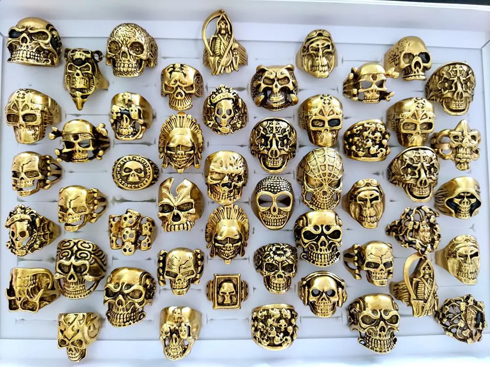 20pcslot Retro Big Head Exaggerated Gothic Skull Men Ring Punk Rocker Male Fashon Skeleton Rings Wholesale Lots 250919