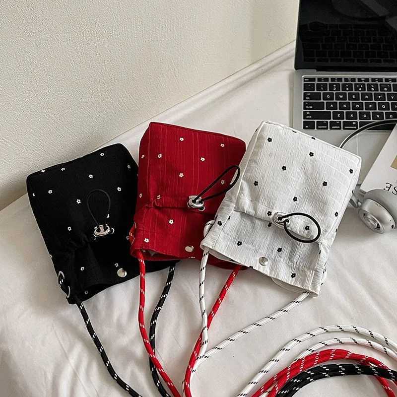 Fashion Elegant Cloud Bags Korean Style Sweet Mobile Phone Bags Versatile Casual Messenger Bag New Style Pleated Crossbody BagsXJ250918